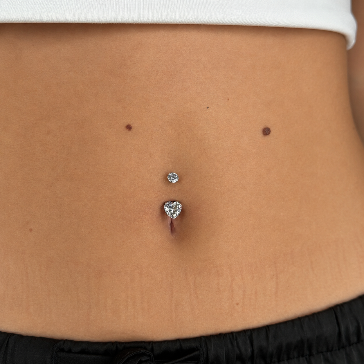 AMORA gioiello per piercing in titanio F136 con filettatura interna